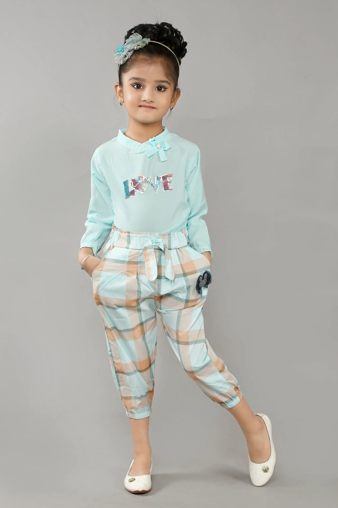 Eurynome Kidswear Girls- Multi Love Set – Georgette-Chiffon V-Neck Top with Metallic LOVE Sticker & Floral Bow, Pure Cotton Capri with Elastic, Stylish & Comfortable Playwear for Girls 3-6