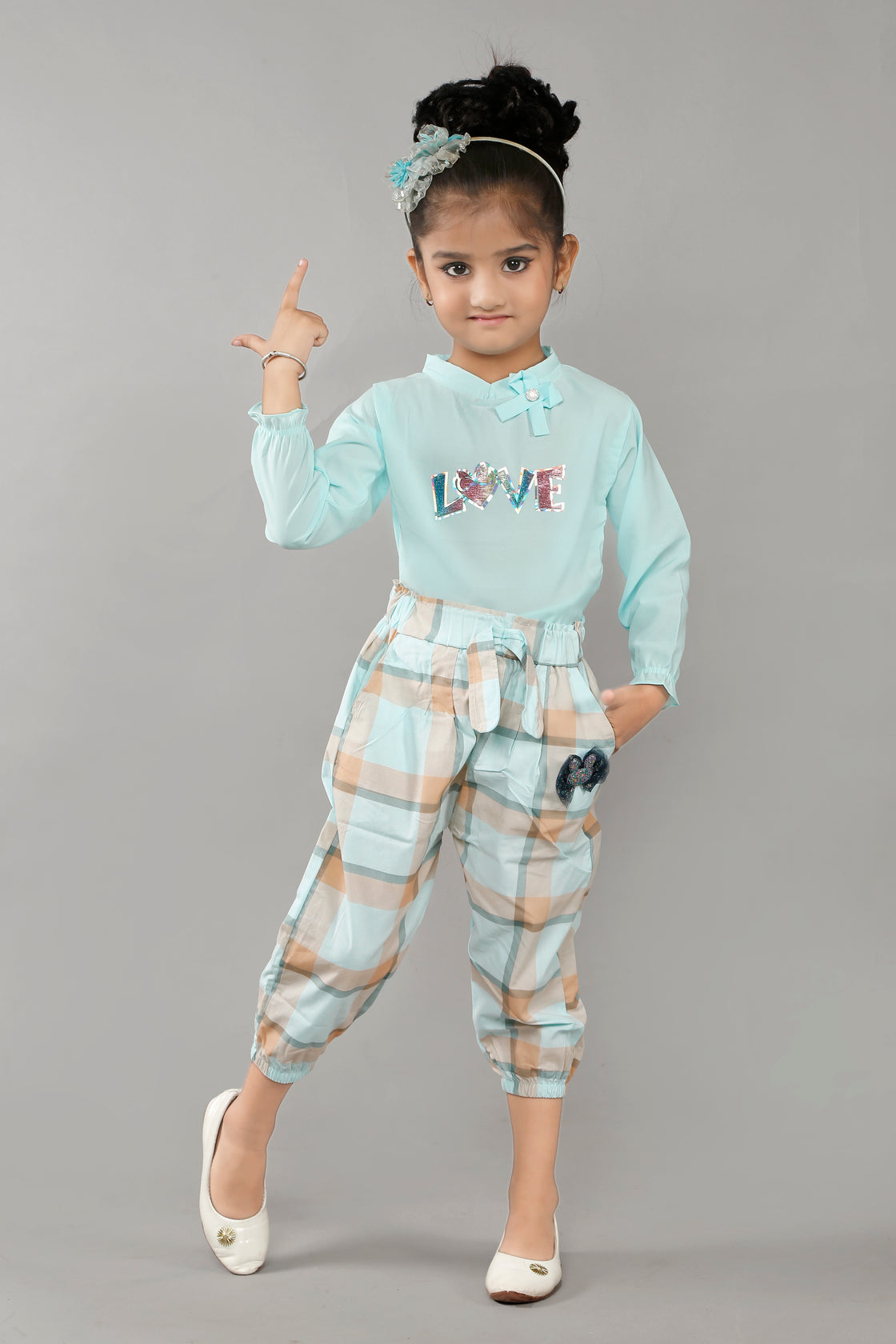 MULTI LOVE TOP AND CAPRI PANT
