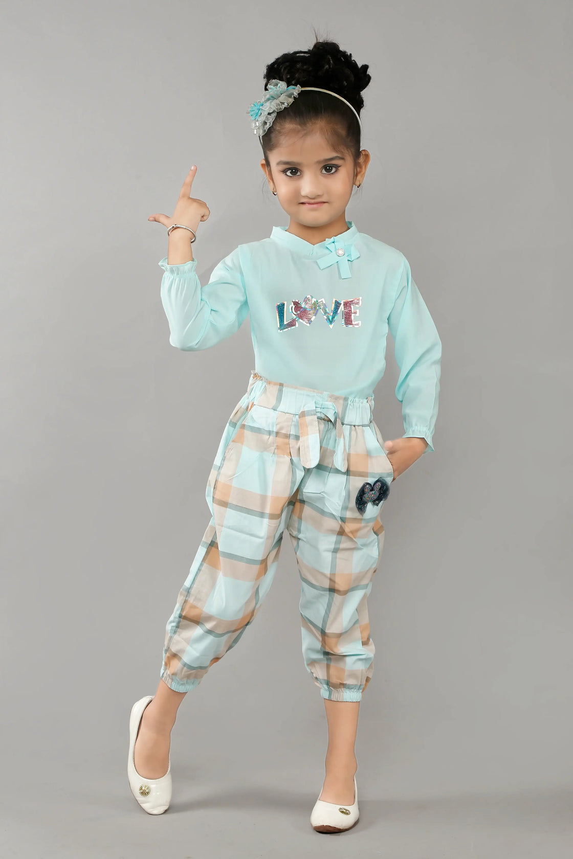 Eurynome Kidswear Girls- Multi Love Set – Georgette-Chiffon V-Neck Top with Metallic LOVE Sticker & Floral Bow, Pure Cotton Capri with Elastic, Stylish & Comfortable Playwear for Girls 3-6