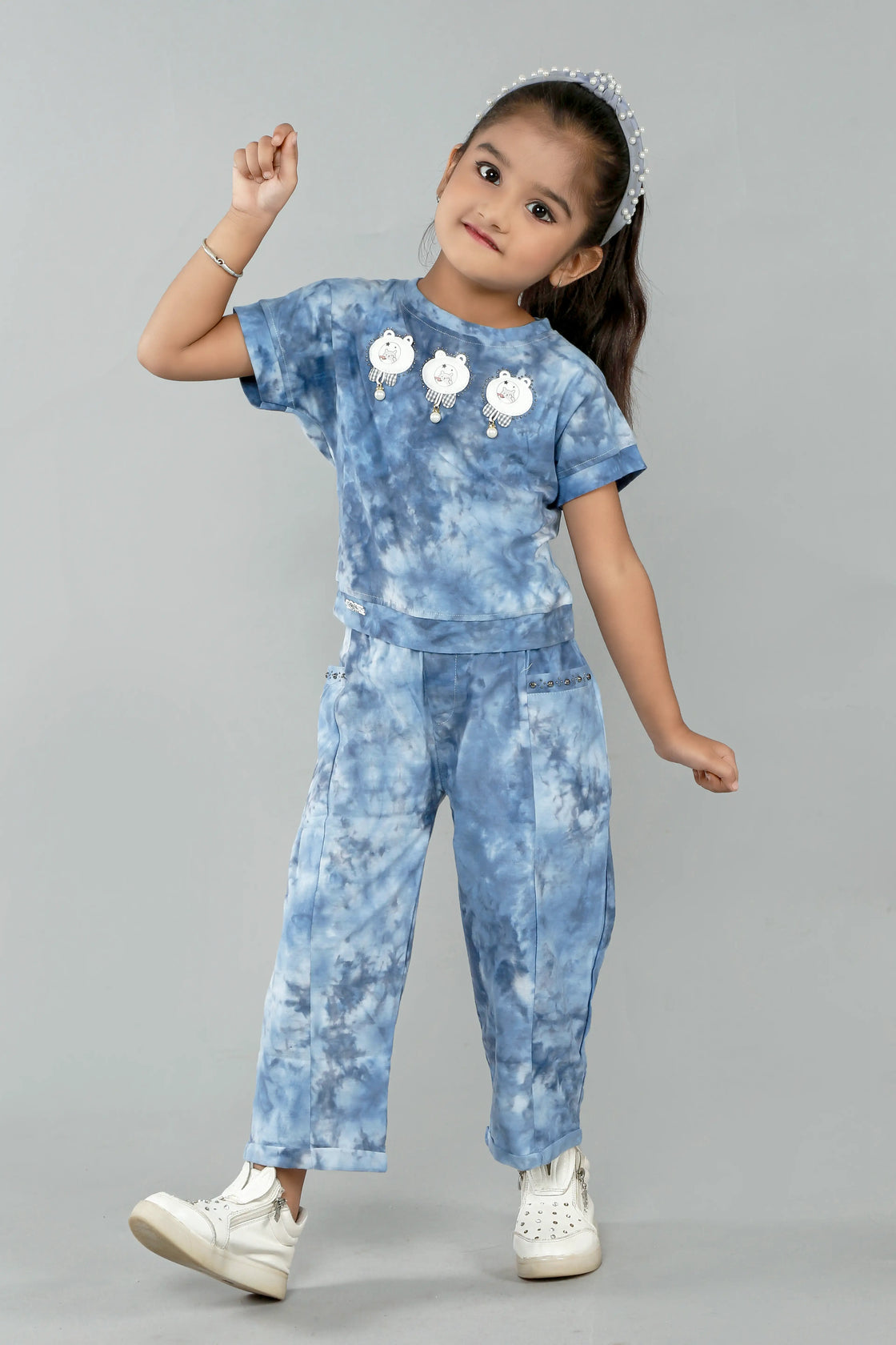 Eurynome Kidswear Girls – Fancy Tie Dye Co-ord Set, Unique Checks, Handcrafted Gun-Metal Accents, Extra-Comfort Swade Finish, Standout Style Ages 3-6.