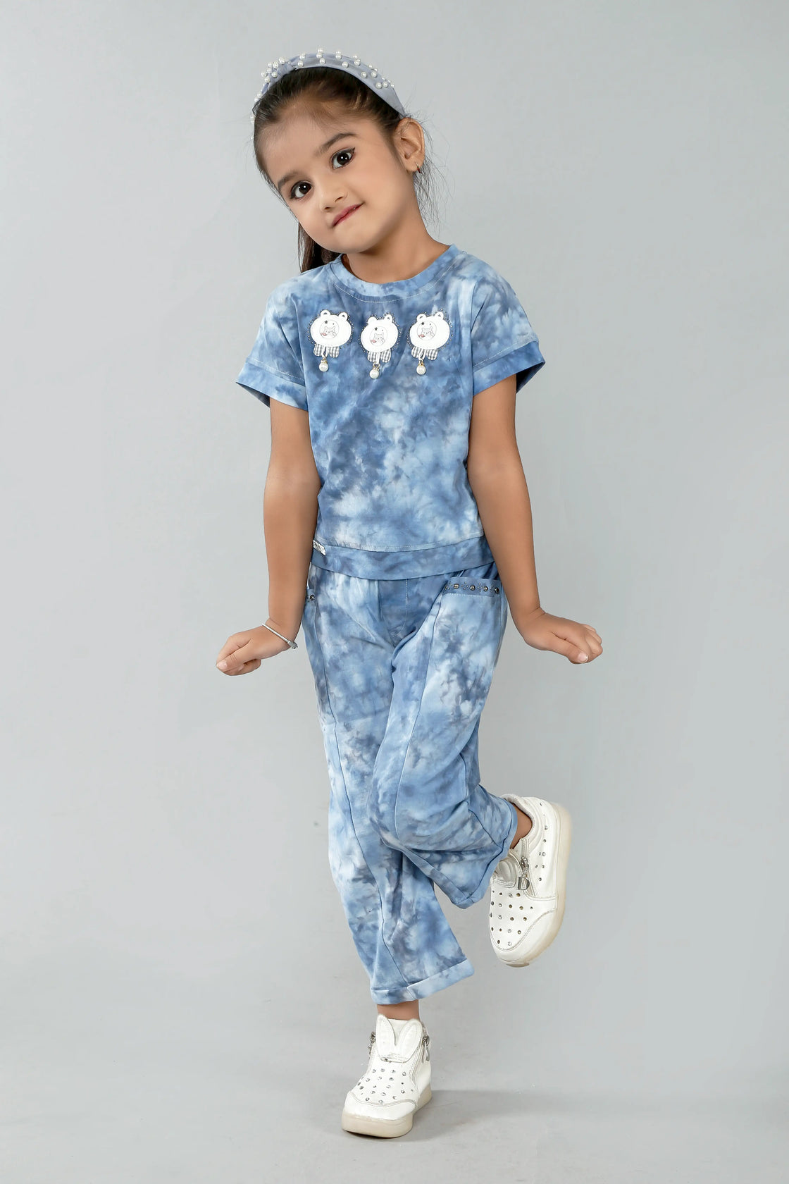Eurynome Kidswear Girls – Fancy Tie Dye Co-ord Set, Unique Checks, Handcrafted Gun-Metal Accents, Extra-Comfort Swade Finish, Standout Style Ages 3-6.