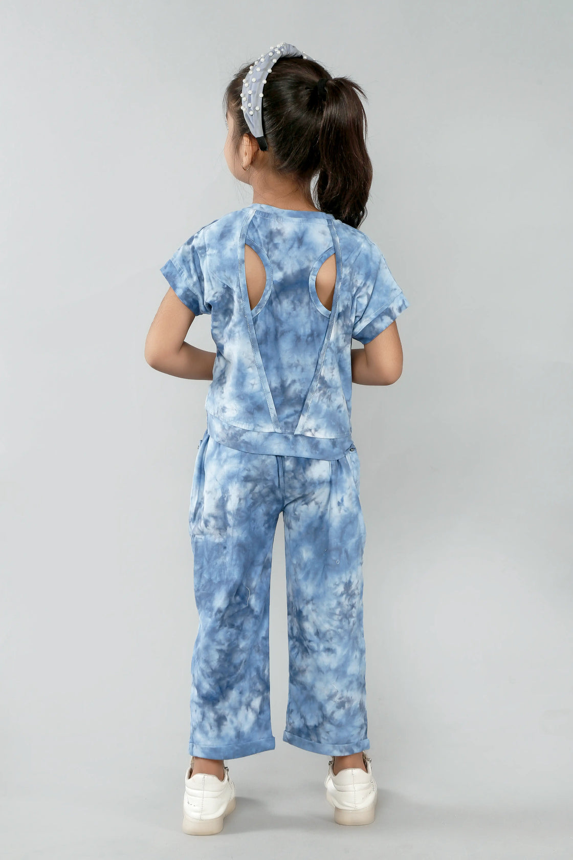 Eurynome Kidswear Girls – Fancy Tie Dye Co-ord Set, Unique Checks, Handcrafted Gun-Metal Accents, Extra-Comfort Swade Finish, Standout Style Ages 3-6.