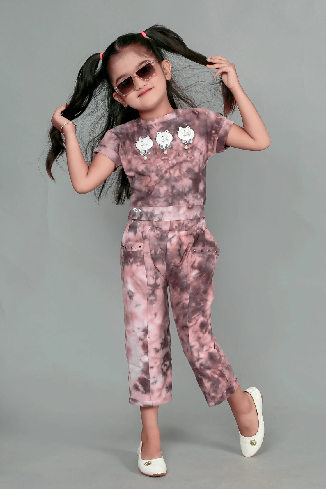 Eurynome Kidswear Girls – Fancy Tie Dye Co-ord Set, Unique Checks, Handcrafted Gun-Metal Accents, Extra-Comfort Swade Finish, Standout Style Ages 3-6.