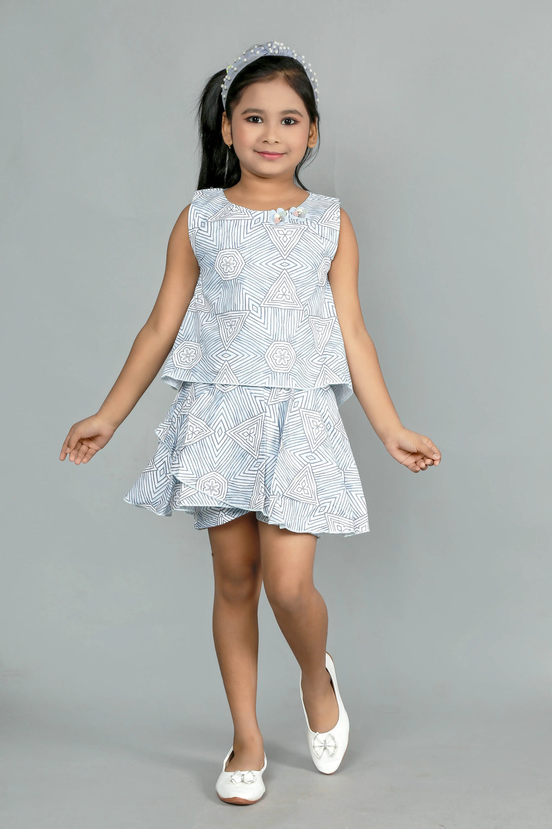 Eurynome Kidswear Girls – Geometric Romper Frock, Pure Cotton, Flowy Sleeveless All-Season Comfort, Handcrafted Neck Flower, Ages 3-6.