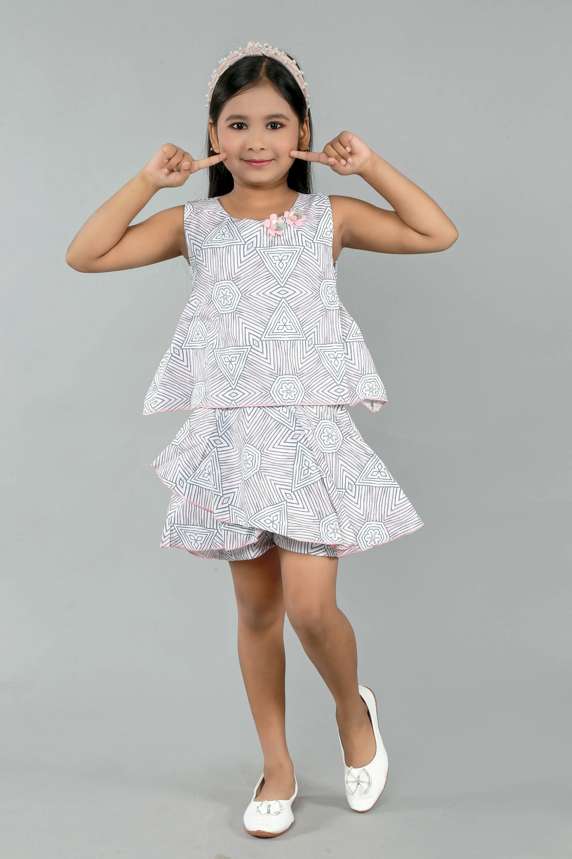 Eurynome Kidswear Girls – Geometric Romper Frock, Pure Cotton, Flowy Sleeveless All-Season Comfort, Handcrafted Neck Flower, Ages 3-6.