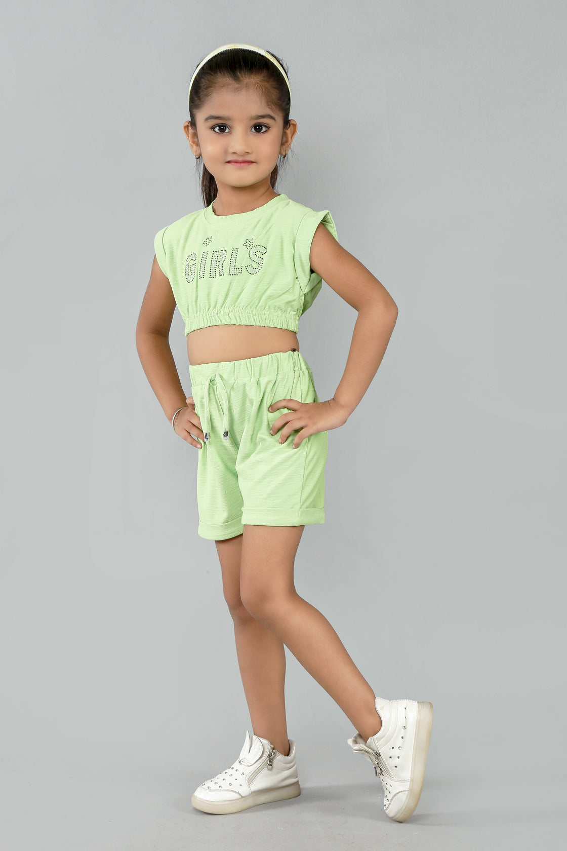 GIRLS CROP TOP AND HOT PANT