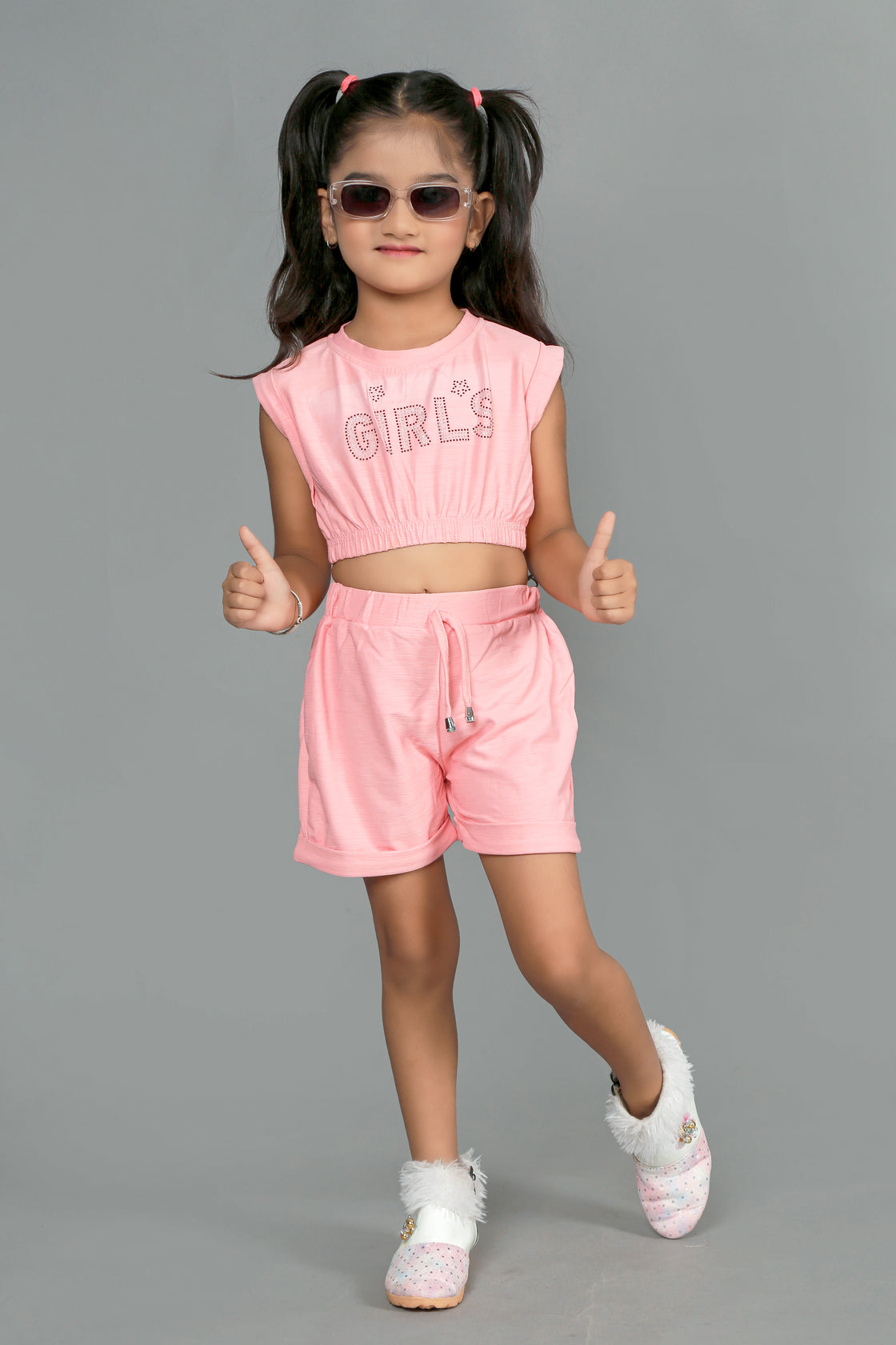 GIRLS CROP TOP AND HOT PANT