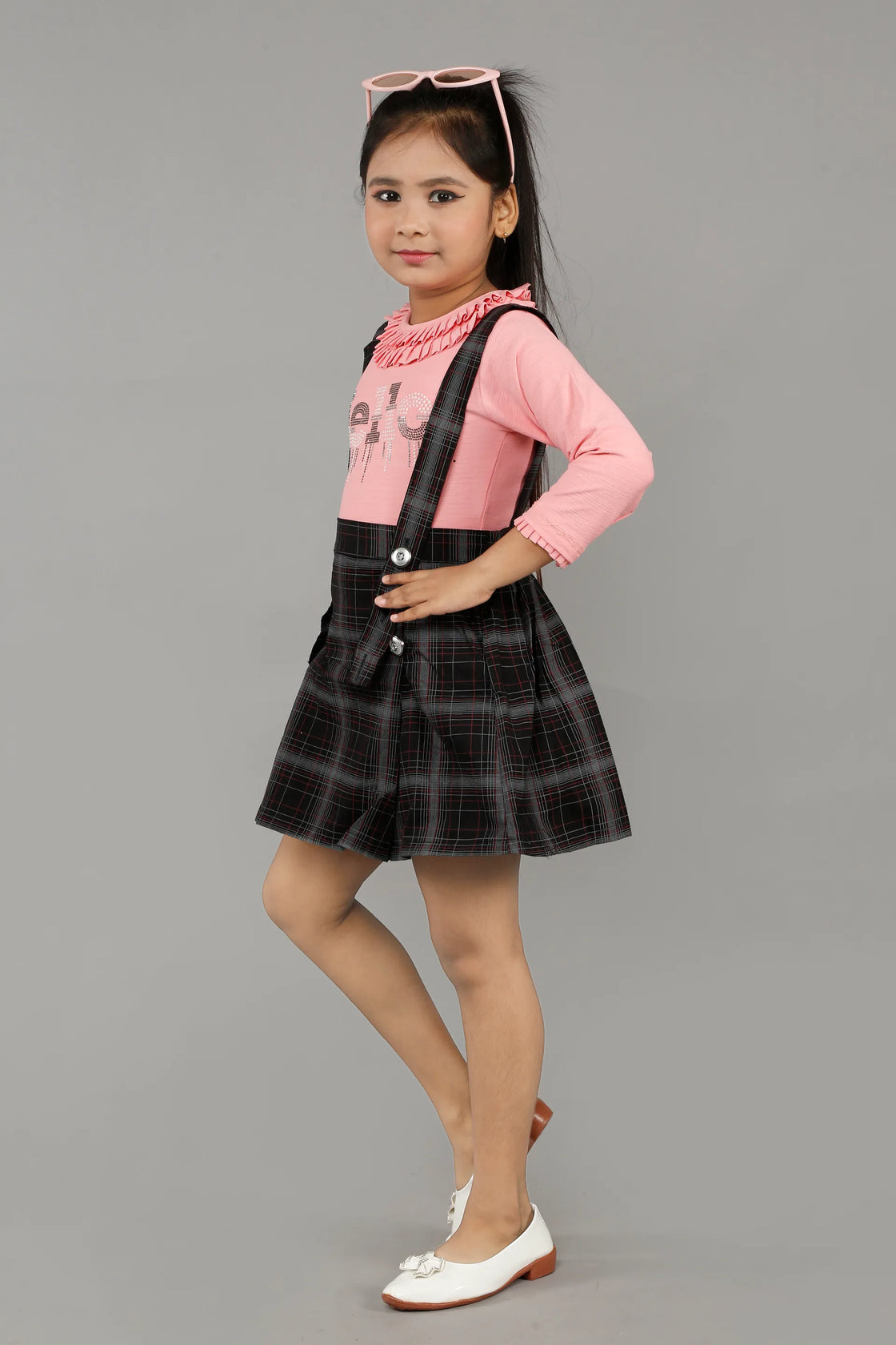 Eurynome Kidswear Girls – HELLO Gallus Skirt & Top Set, Emboz hoisery top, Ruffle Neck Top, 3D Bead Lettering, Black Short Skirt with Classic Gallus, Party Chic Ages 3-6.