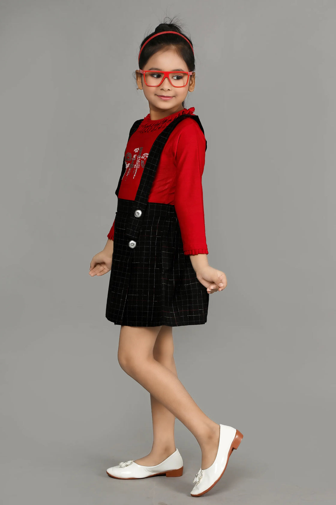 Eurynome Kidswear Girls – HELLO Gallus Skirt & Top Set, Emboz hoisery top, Ruffle Neck Top, 3D Bead Lettering, Black Short Skirt with Classic Gallus, Party Chic Ages 3-6.