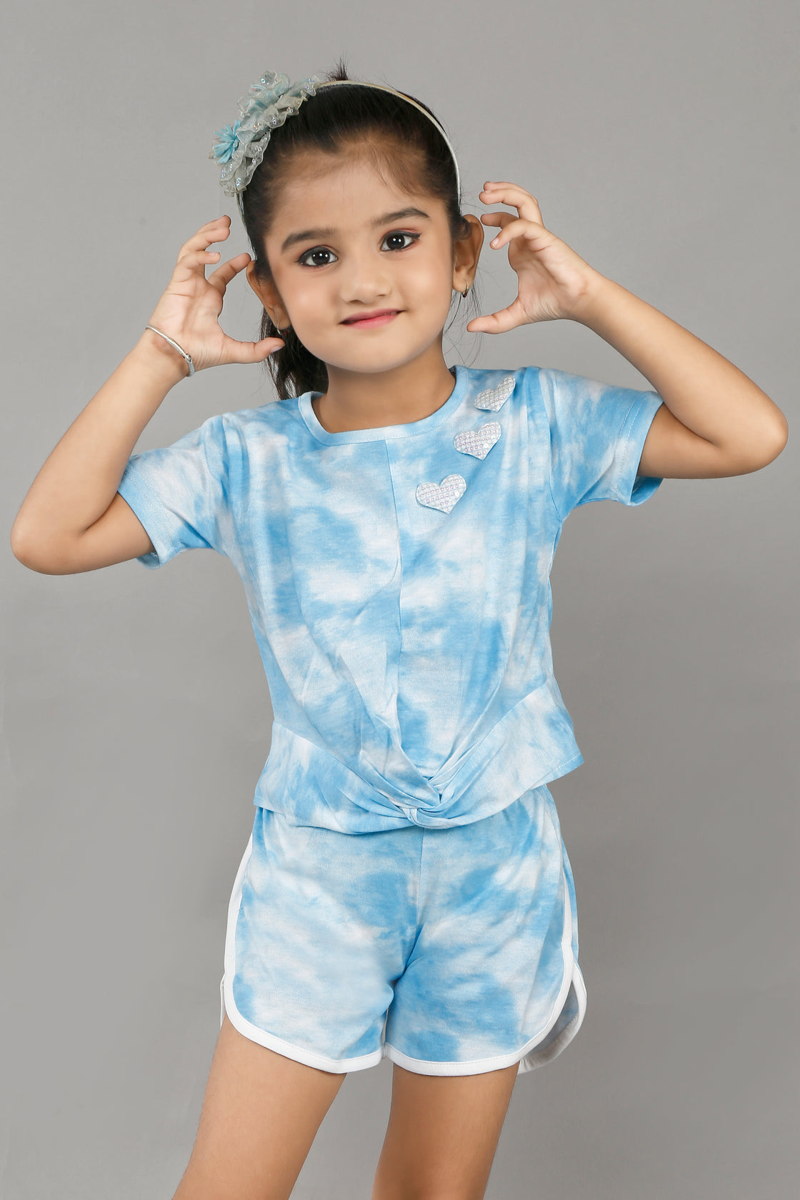HOT PANT & STYLISH LOVE TOP