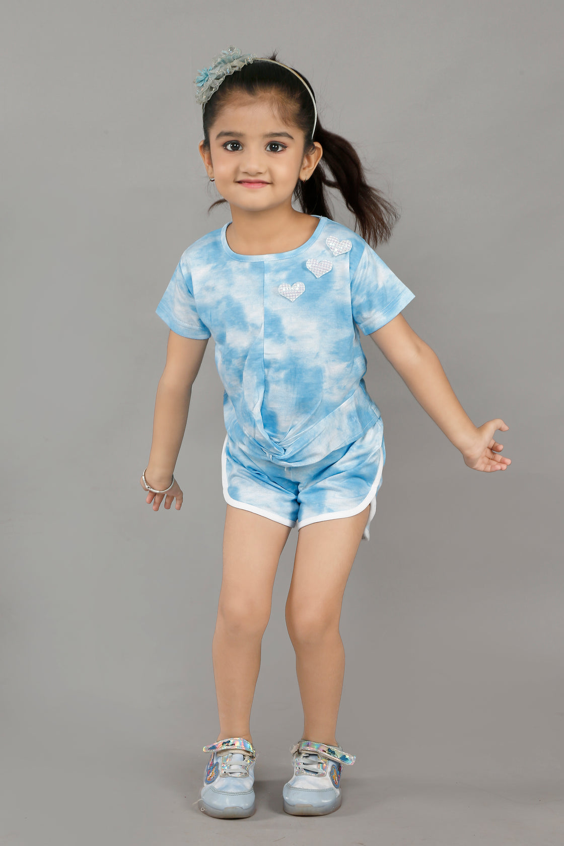 HOT PANT & STYLISH LOVE TOP