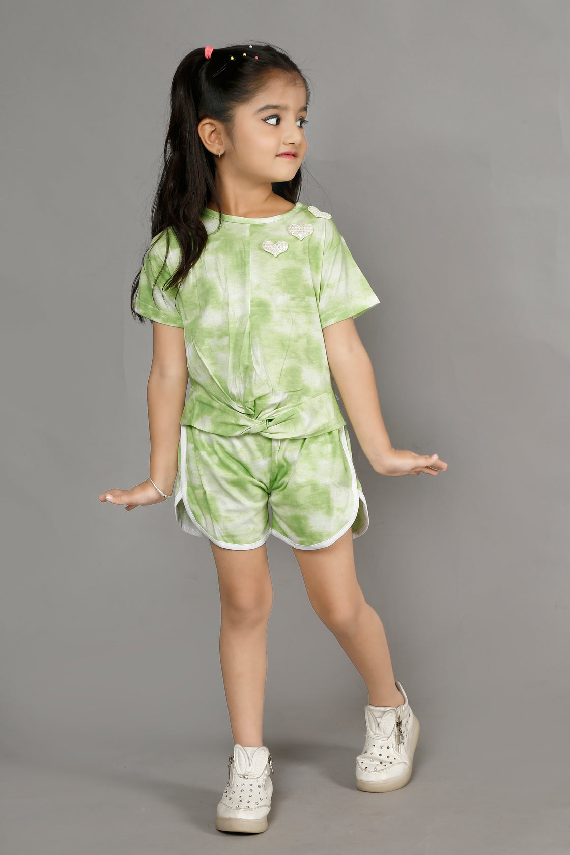 HOT PANT & STYLISH LOVE TOP
