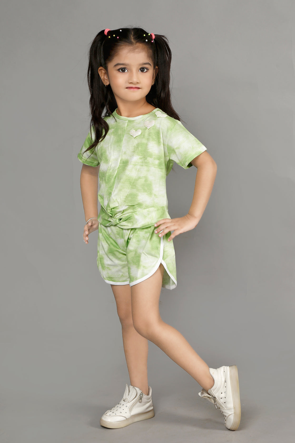 HOT PANT & STYLISH LOVE TOP