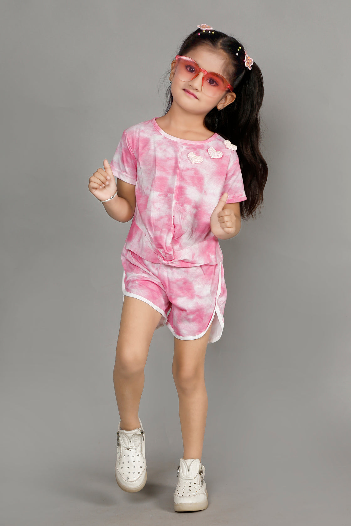 HOT PANT & STYLISH LOVE TOP