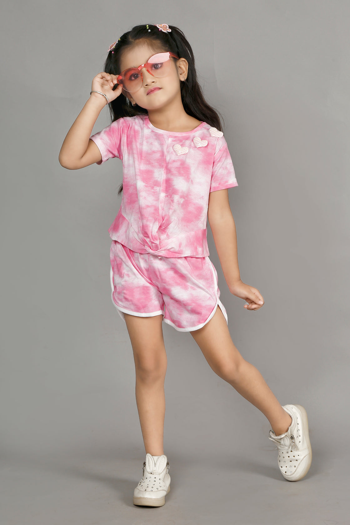 HOT PANT & STYLISH LOVE TOP