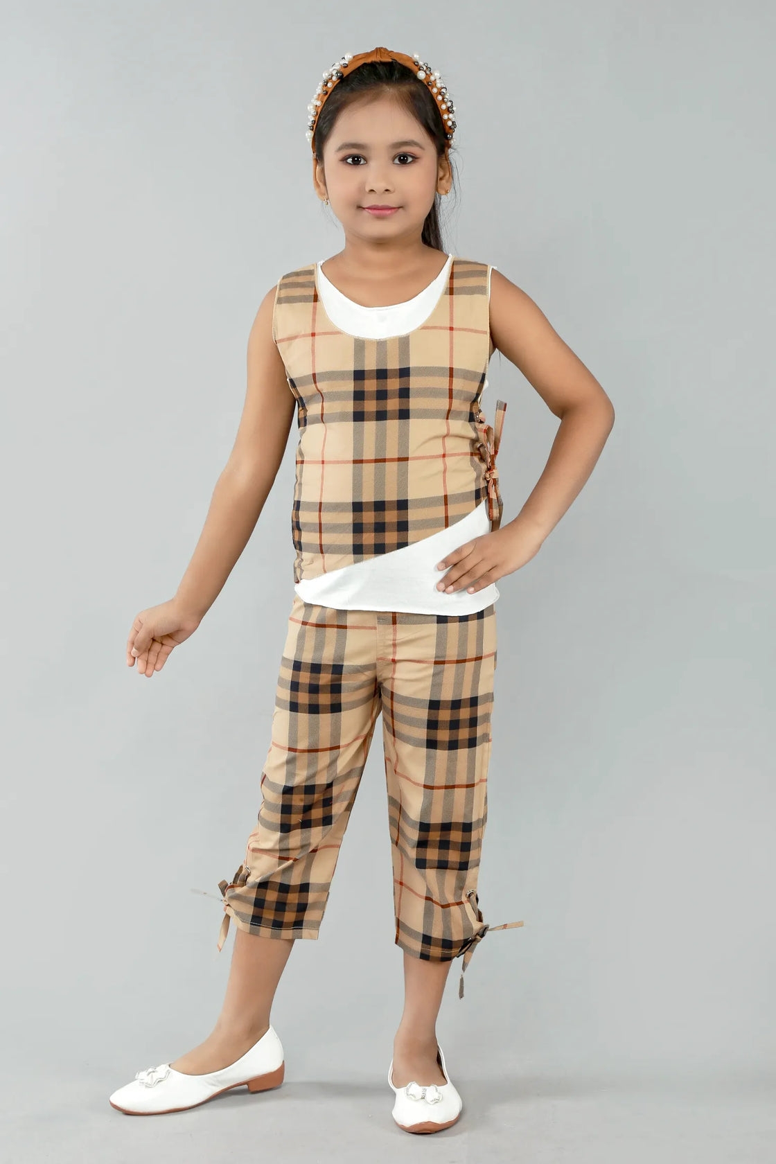 Eurynome Kidswear Girls – Cowboy Checks Pant Top Set, Tartan Sleeveless Top, Knot-Detail Capri Pants, Raw-Edged Statement, Ages 3-9.