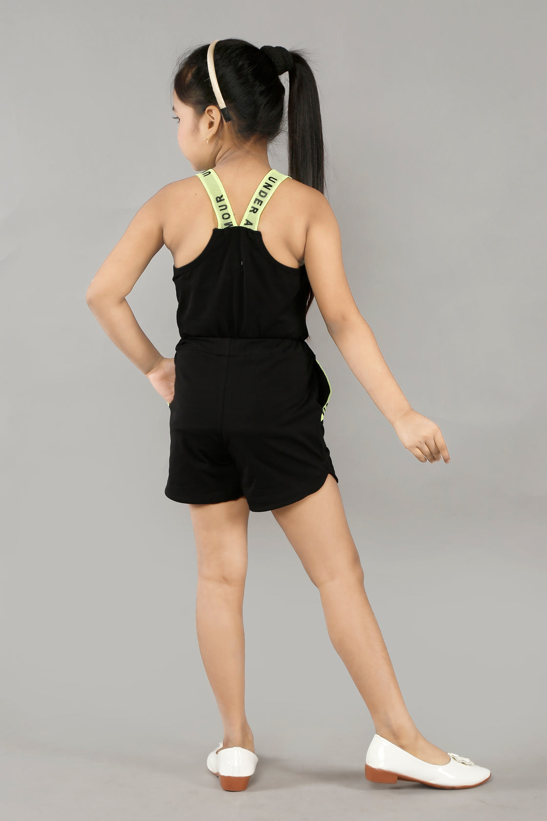 UNDER ARMOUR HOT PANT and SPORTY TOP
