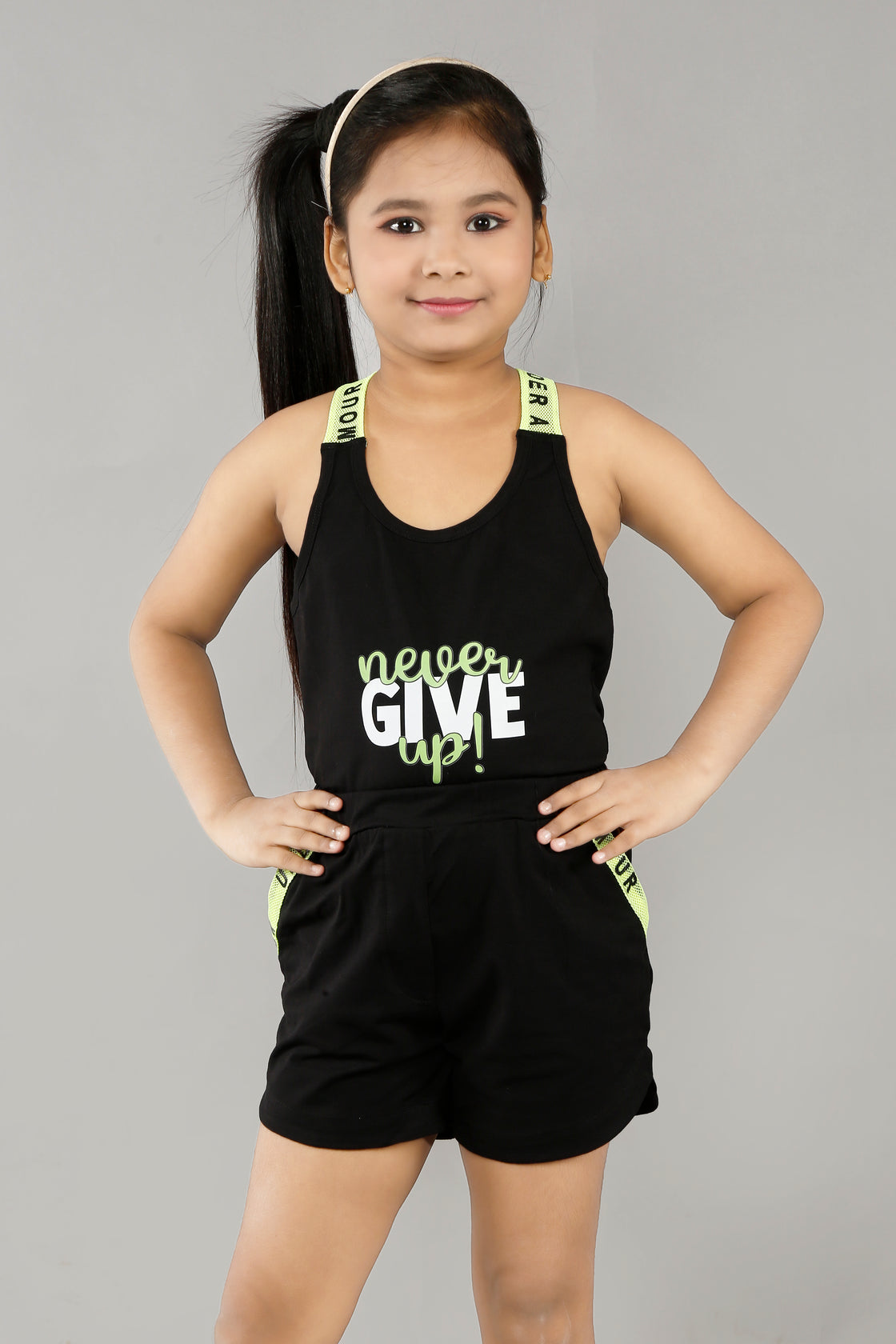 UNDER ARMOUR HOT PANT and SPORTY TOP